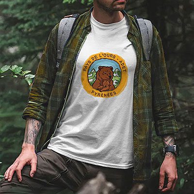 mock-up-t-shirt-logo